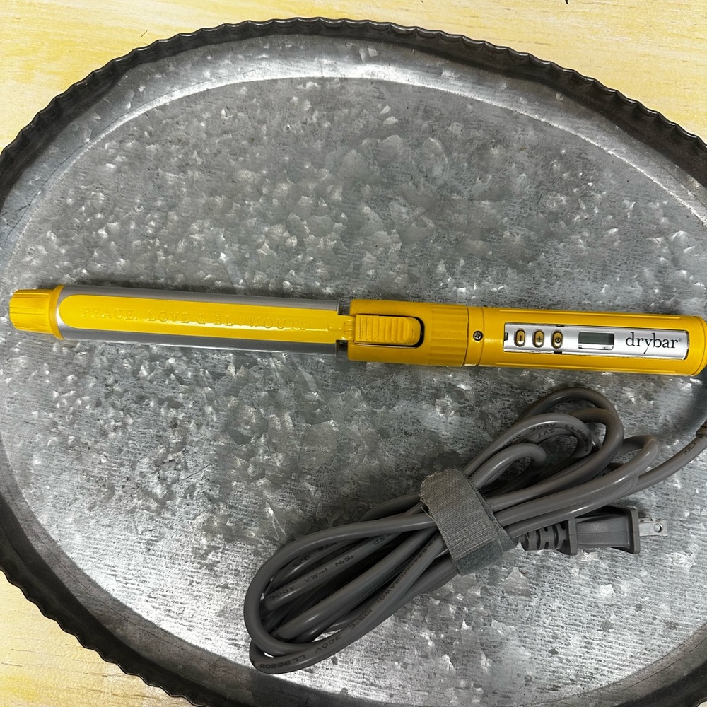 Drybar 3 Day Bender 1” Curling Iron